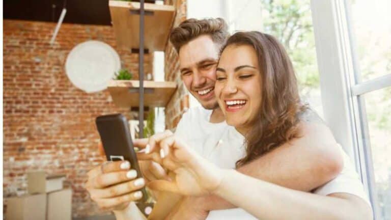 Como convidar para casamento pelo WhatsApp