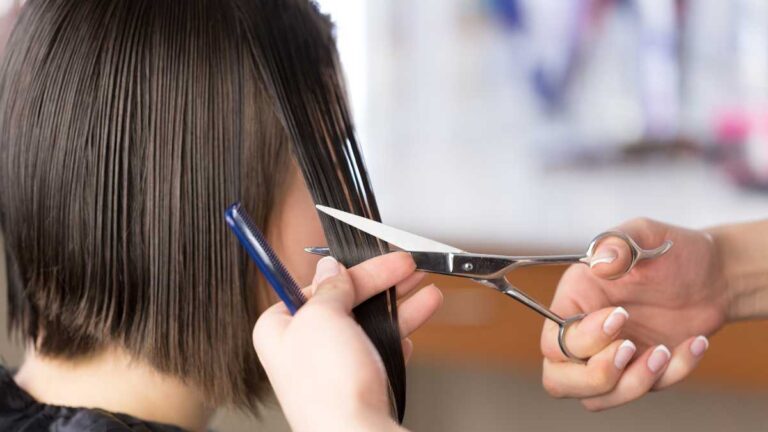 De quanto em quanto tempo devo cortar o cabelo