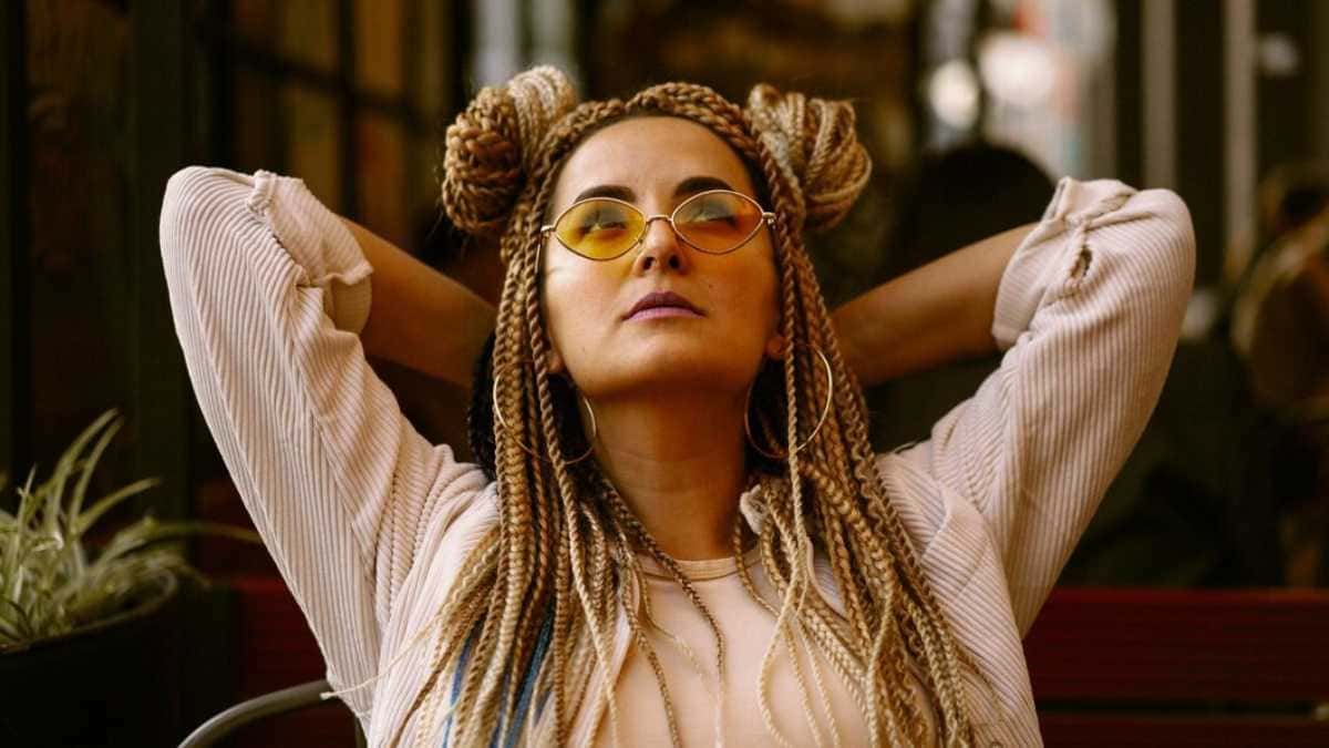 Gypsy braids segue em alta em 2025: conheça o estilo de trança que é tendência Gypsy braids segue em alta em 2025: conheça o estilo de trança que é tendência