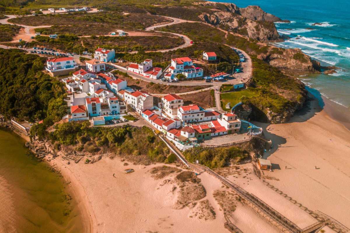 Um guia simples para brasileiros que estão pensando em comprar um imóvel no Algarve, Portugal Um guia simples para brasileiros que estão pensando em comprar um imóvel no Algarve, Portugal